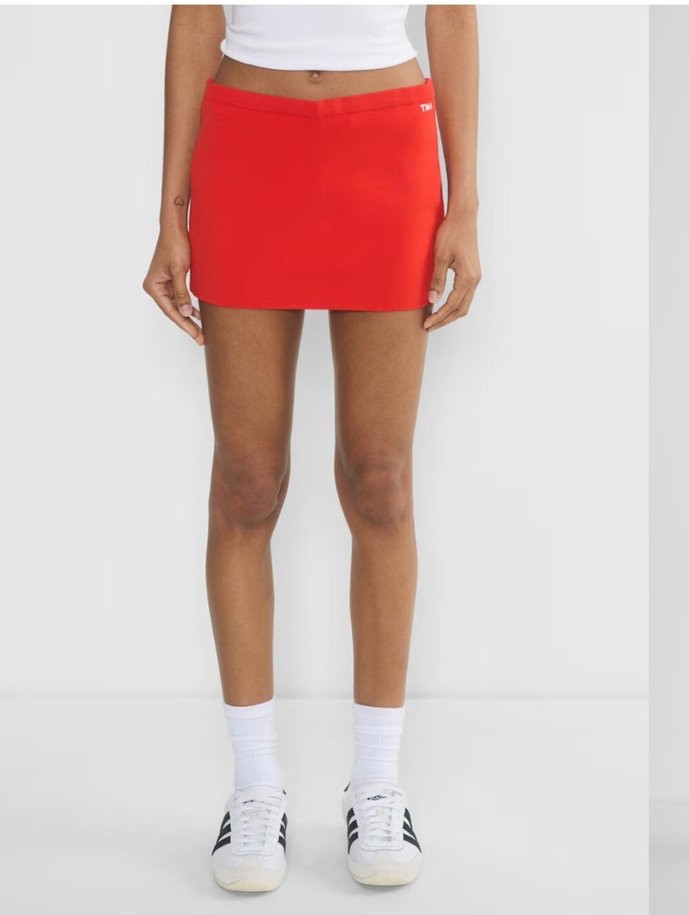 Aritzia TNA Offseason Skirt Red Low Rise Slim Fit Track Mini Skirt Size M